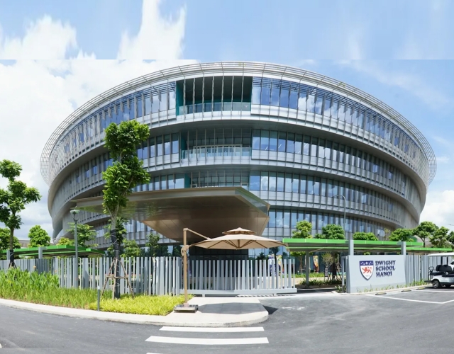 Thi công lắp đặt hệ thống ống nhựa cho Dwight School