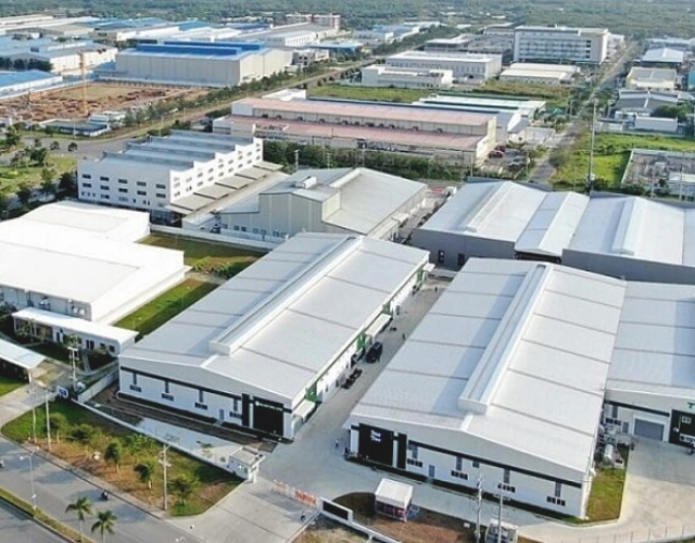 Thi công lắp đặt hệ thống ống nhựa cho nhà máy Deli